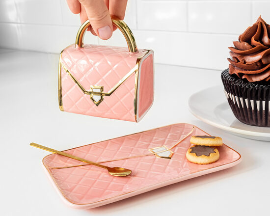 Keramikas krūzes komplekts BAG ar karotīti un šķīvīti – melns vai rozā